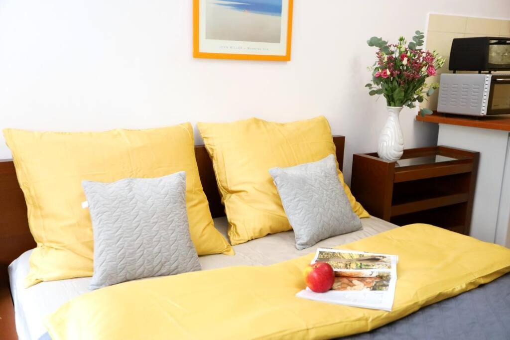 Batorego Cosy Apartment คราคูฟ ภายนอก รูปภาพ